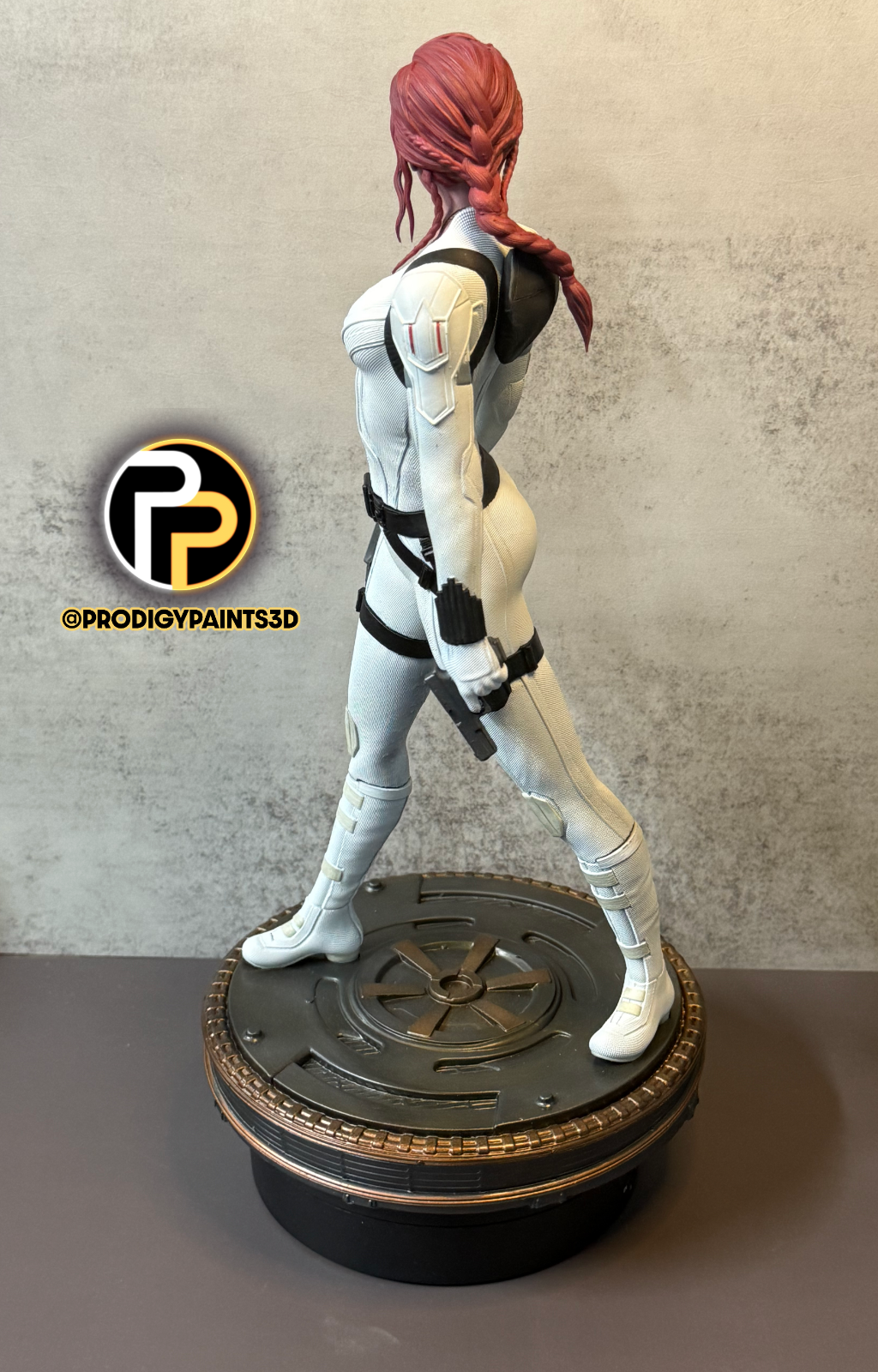Marvel : Black Widow White Suit Resin Statue Figure Fully Painted 1/6 Scale