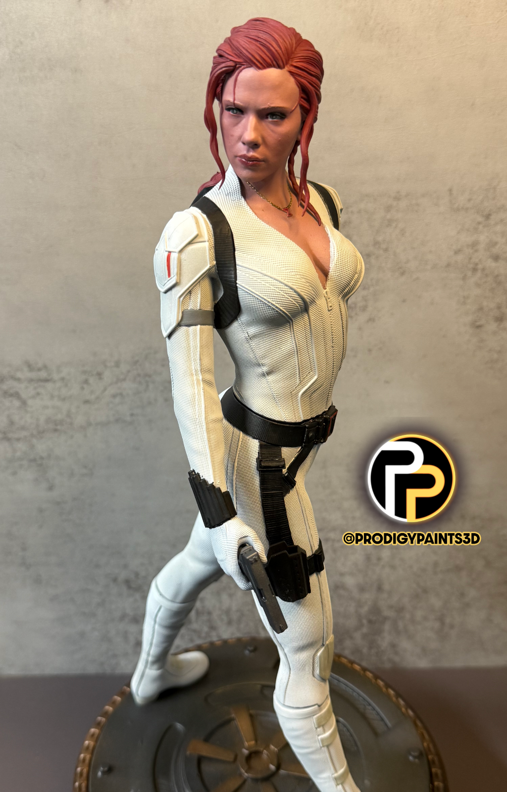 Marvel : Black Widow White Suit Resin Statue Figure Fully Painted 1/6 Scale
