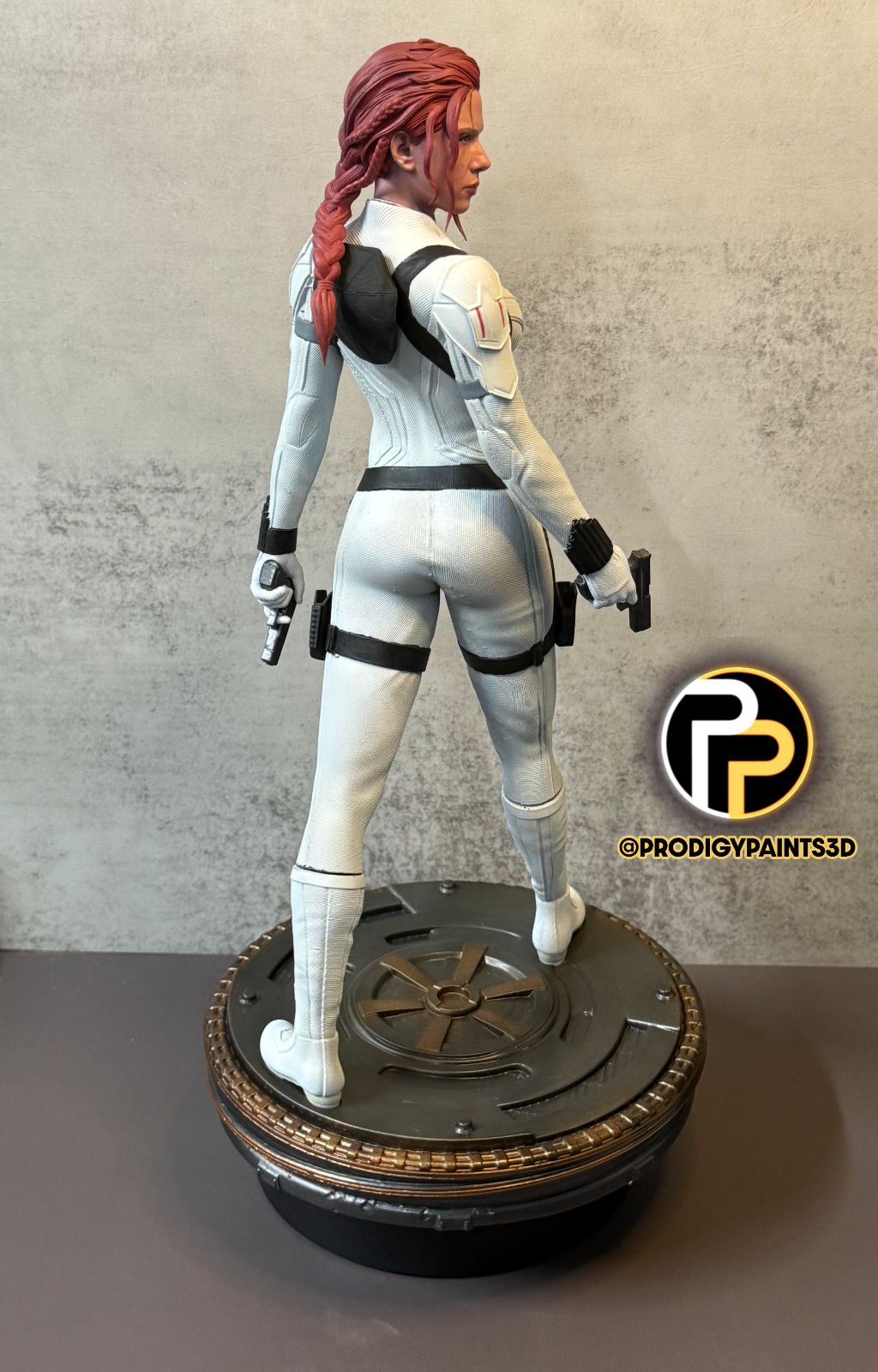 Marvel : Black Widow White Suit Resin Statue Figure Fully Painted 1/6 Scale