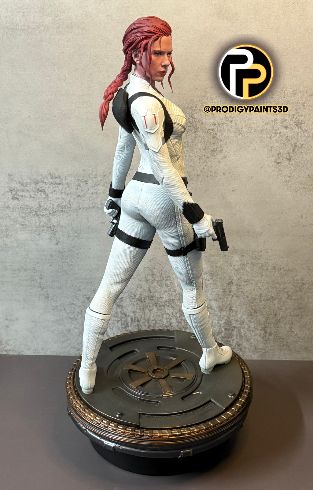 Marvel : Black Widow White Suit Resin Statue Figure Fully Painted 1/6 Scale